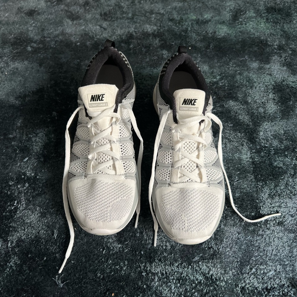 Nike Flyknit Lunar 2 in White/Wolf Gray/Black